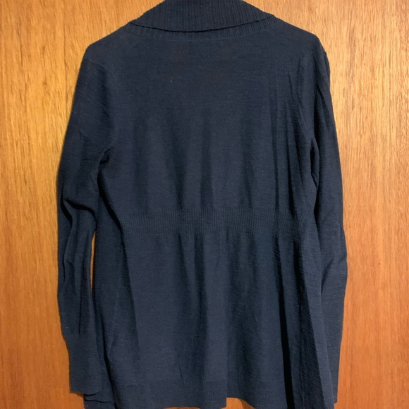 Banana Republic cardigan. Size Small - Picture 2 of 3